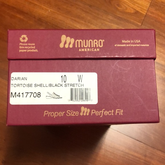 Munro Darian Tortoise Shell Stretch Sandal - Picture 4 of 4